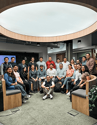 Equipo Data Rebels en reunión colaborativa